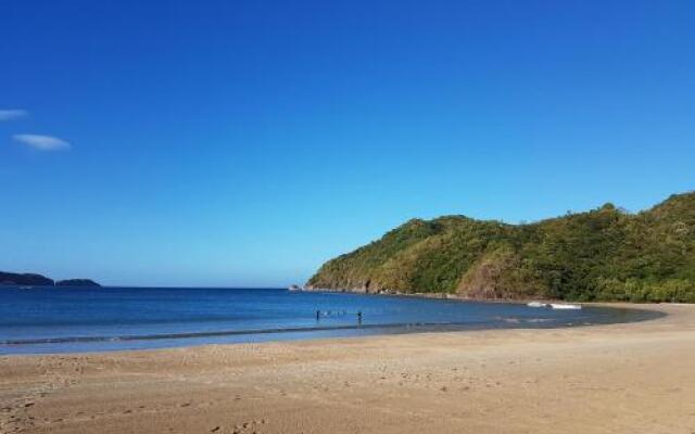 Myna Lagoon Pico de Loro