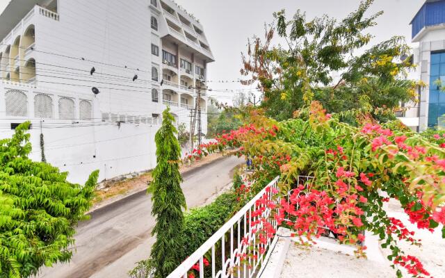 OYO 77171 Hotel Penta Hill