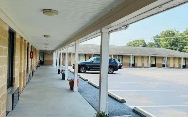 Executive Inn And Suites