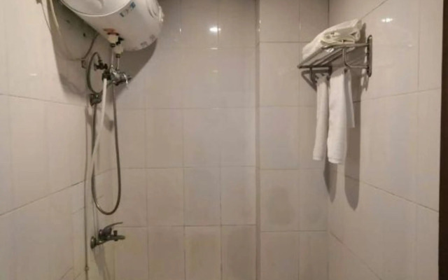Zhenghong Hostel