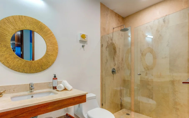 Private Rooftop 1BR Condo with Stunning Common Areas by Stella Rentals