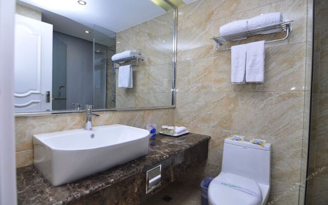 Kunming Baohai Mingzhu Hotel