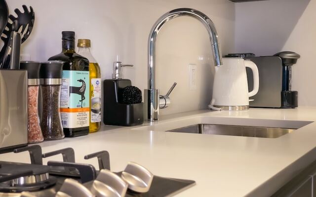 Charming Oasis Close to Airport & Downtown