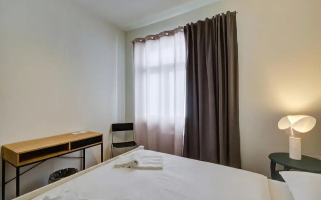 Modern Apartment Near Lake Lugano – Guest Rooms – Lugano