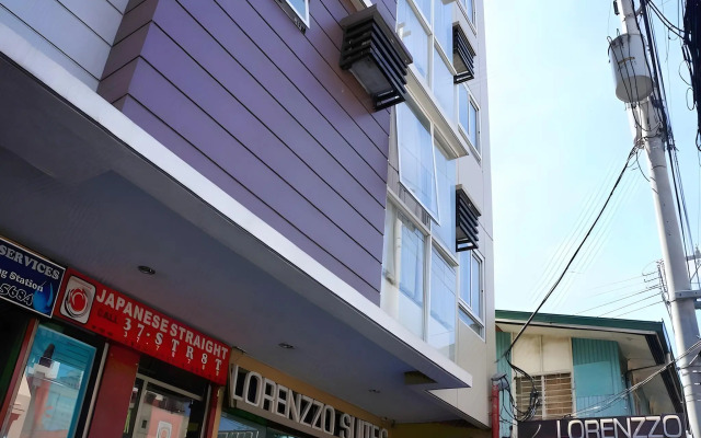 Lorenzzo Suites Hotel