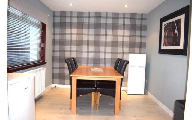 3 Bedroom-Kelpies Serviced Apartments Burns