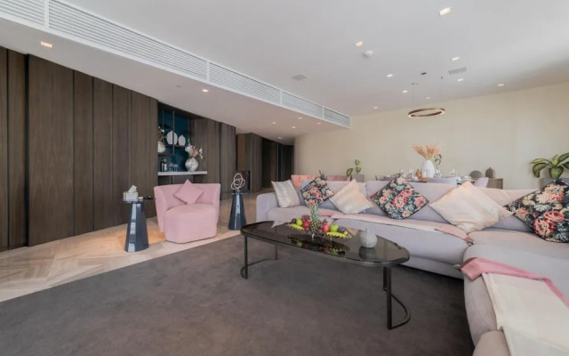 DXB - Five - 31201 - PJ