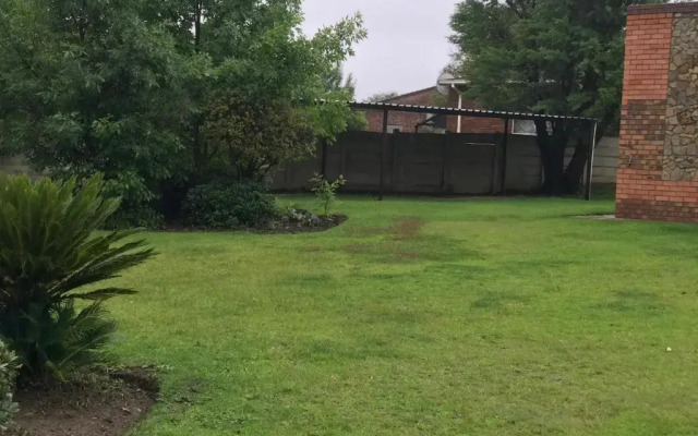 Vqs Guesthouse (Adults Only)