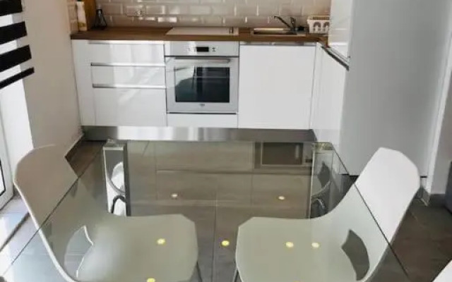 Sliema, Stylish 2 Bedroom Apartment with Parking