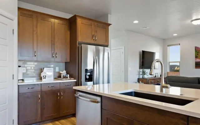 Viva Casita 4 Bedroom Apts by Redawning