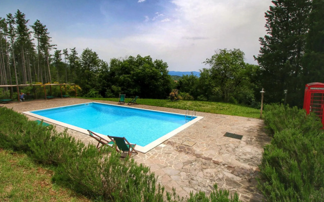 Detached Cottage With Swimming Pool