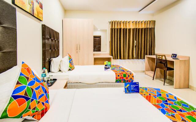 FabHotel Pearl City HiTech City