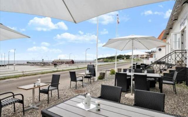 Tante Tut Og Onkel E Hotel & Bistro
