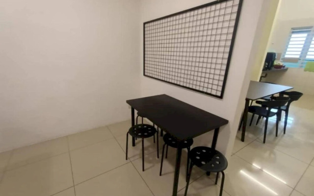 SPOT ON 91018 Sunshine Bnb Concept Service