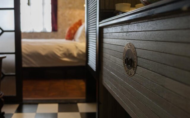 William's Toffee Mansion