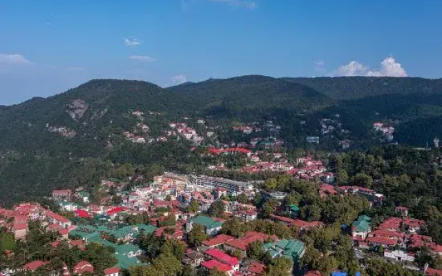 Lushan Yunlian Hotel (Guling Street Cableway Upper Platform)