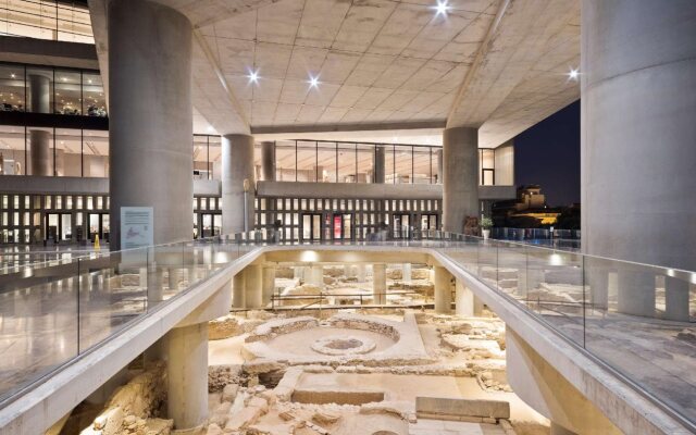 Melia Athens Hotel