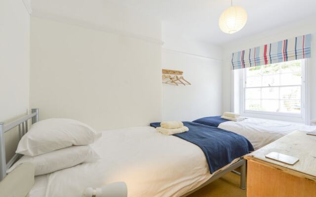 4 Coastguards Cottage