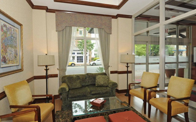 Hampton Inn Alexandria-Old Town/King St. Metro