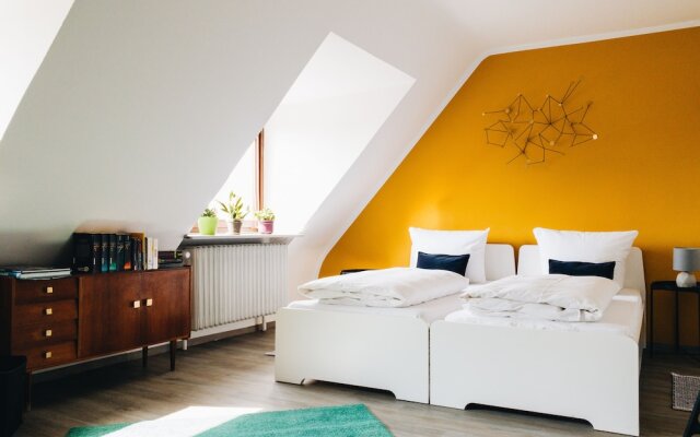 Apollo Apartments