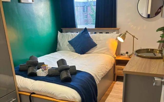 South Manchester 2-bed Apt With Ensuite, Sleeps 4