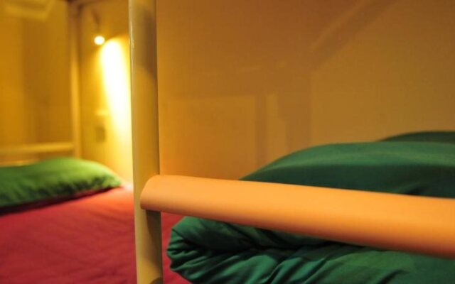 He Huang Memory Youth Hostel