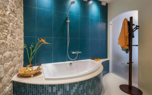 That place studio apartment