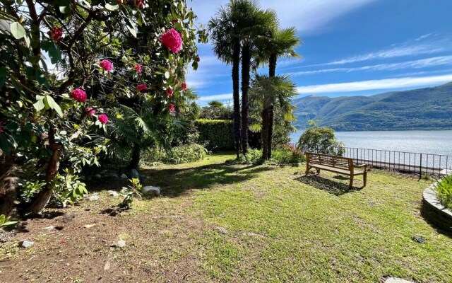 Peace Over the Lake Room 1