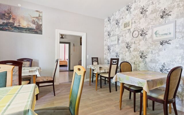 Alluring Apartment in Klein Pravtshagen With Garden