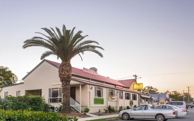 D'Aguilar Hotel Motel