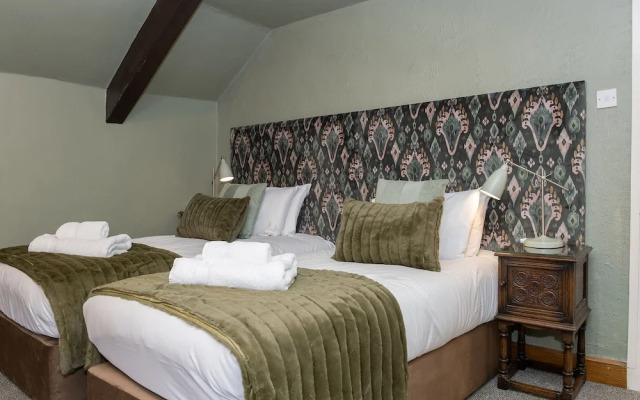 Watermouth Castle, Rhododendron Apartment