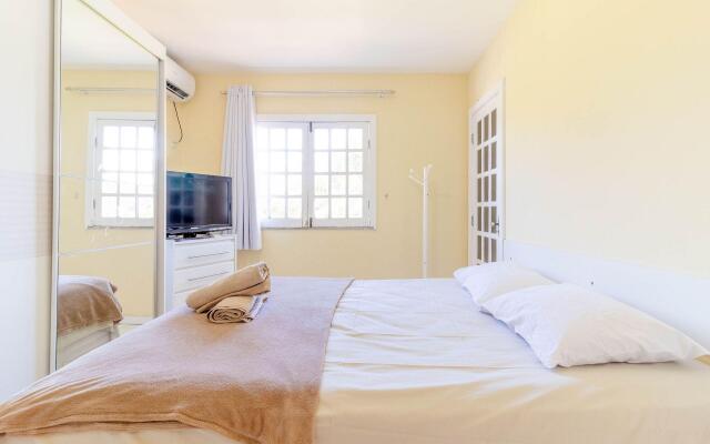 GB08 Aconchegante Casa 4 Suítes em Guarajuba