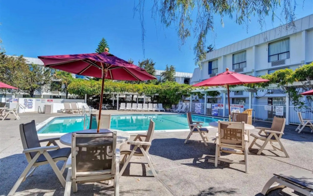 Motel 6 Belmont, CA - San Francisco - Redwood City