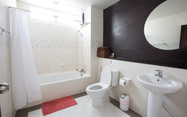 Le Vanvarothai Saladaeng Residence