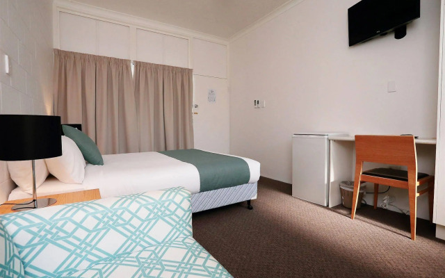 Q Express Motel