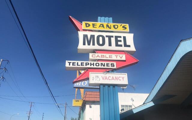 Deano's Motel