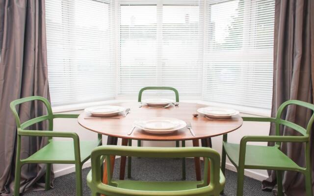 MyCityHaven The KingsWeston - flexible home sleeps 7