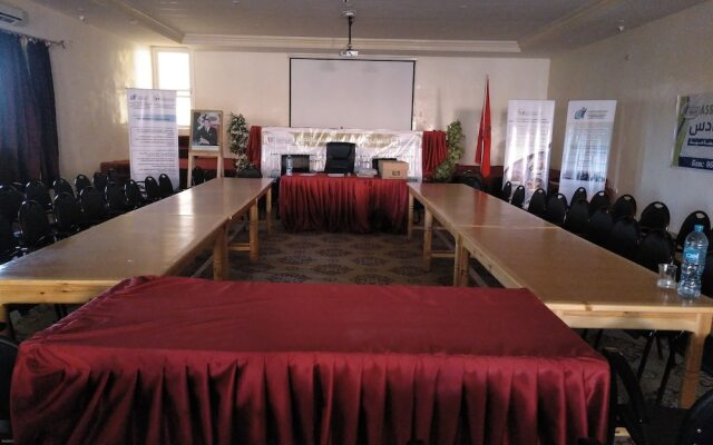 Mandar Saghrou Tazakht Hotel