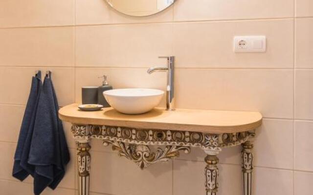 Art apartment in downtown Porto