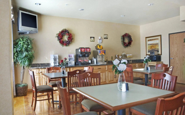 Best Western Windsor Pointe Hotel & Suites-Frost Bank Center