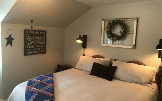 Snowgoose Pond Bed & Breakfast