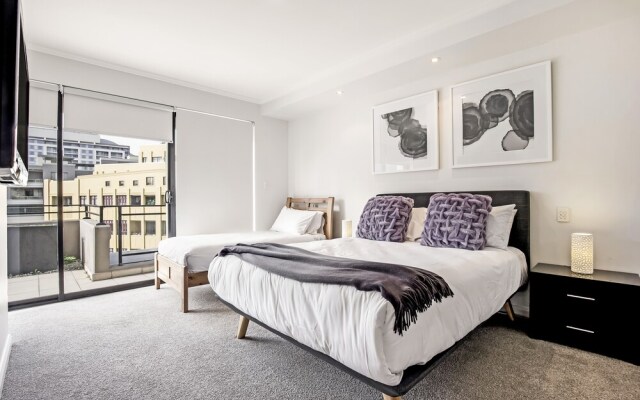 Pyrmont Harbour View Penthouse
