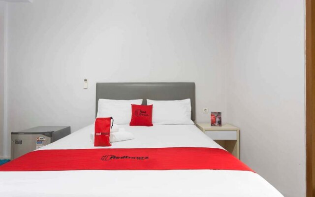 RedDoorz Plus near Cilandak Town Square 2