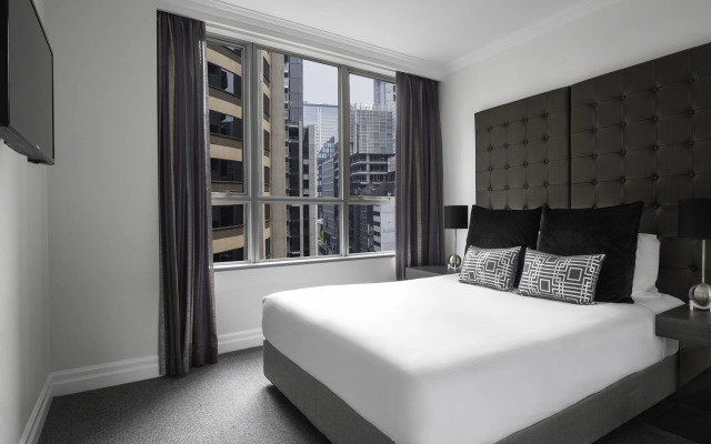 Mantra 2 Bond Street Sydney