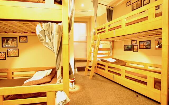 Osaka Guesthouse Nest - Hostel