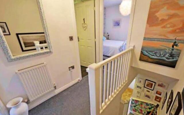 Sunny family 5-sleeper near Newquay’s top beaches
