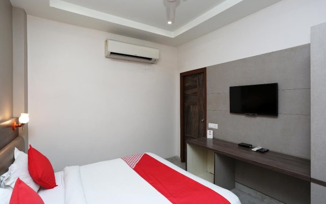 Hotel RP Grand Titanium by OYO Rooms