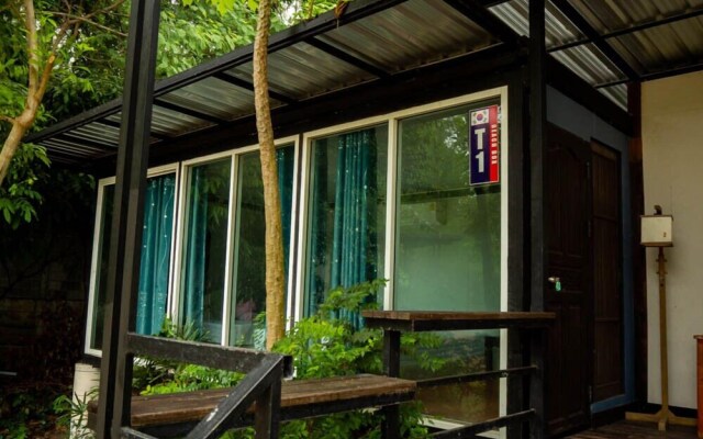 Beach Box Resort at Rimlay Rayong