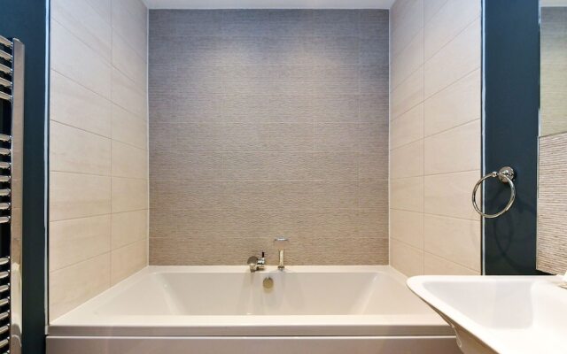 Just Stay Wales - Waterfront Townhouse