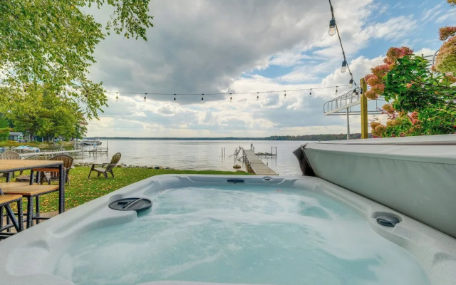 Kalkaska Retreat: Private Hot Tub, Dock, Fireplace